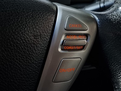 2014 Nissan Serena - Thumbnail