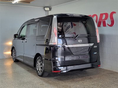 2014 Nissan Serena - Thumbnail