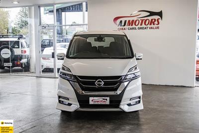 2017 Nissan Serena - Thumbnail