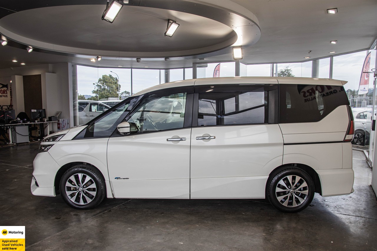 2017 Nissan Serena