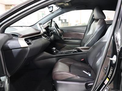 2017 Toyota C-HR - Thumbnail
