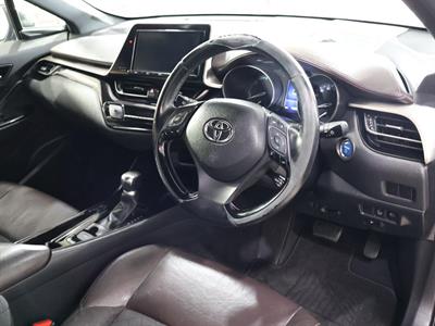 2017 Toyota C-HR - Thumbnail