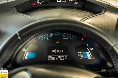 2016 Nissan Leaf - Thumbnail