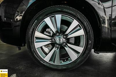 2016 Nissan Leaf - Thumbnail