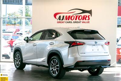 2015 Lexus NX300H - Thumbnail
