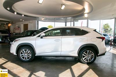 2015 Lexus NX300H - Thumbnail