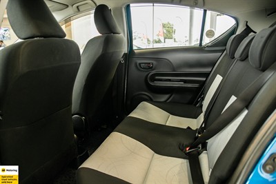 2014 Toyota Aqua - Thumbnail