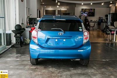 2014 Toyota Aqua - Thumbnail