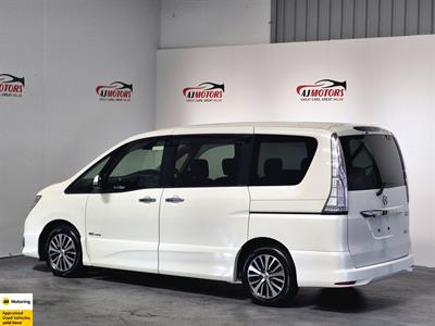 2014 Nissan Serena - Thumbnail
