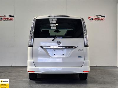 2014 Nissan Serena - Thumbnail