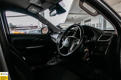 2023 Mitsubishi Triton - Thumbnail