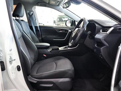 2021 Toyota RAV4 - Thumbnail