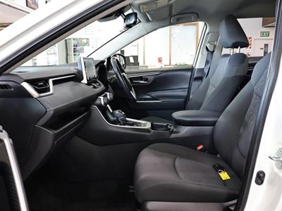 2021 Toyota RAV4 - Thumbnail