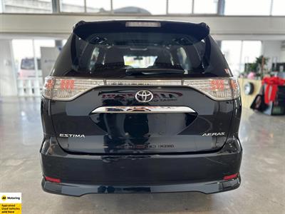 2015 Toyota Estima - Thumbnail
