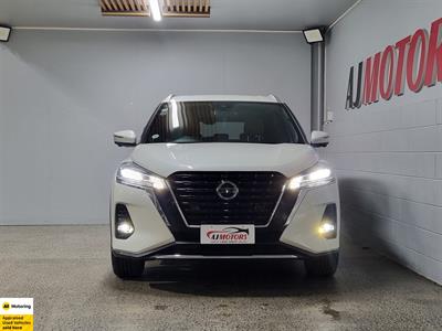 2021 Nissan Kicks - Thumbnail