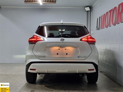 2021 Nissan Kicks - Thumbnail