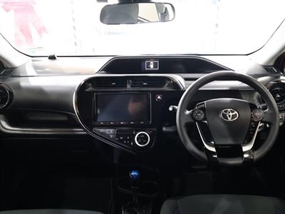 2017 Toyota Aqua - Thumbnail