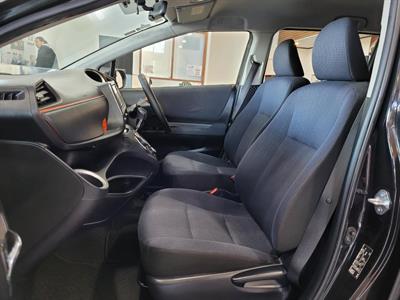 2016 Toyota Sienta - Thumbnail