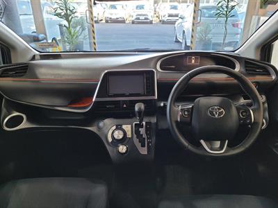 2016 Toyota Sienta - Thumbnail