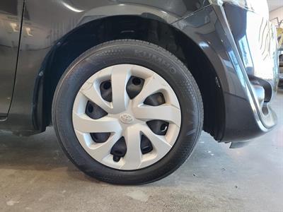 2016 Toyota Sienta - Thumbnail