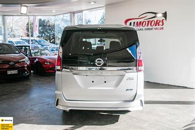 2017 Nissan Serena - Thumbnail