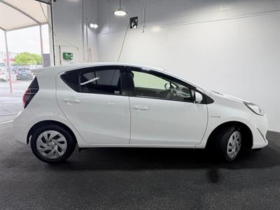 2020 Toyota Aqua - Thumbnail