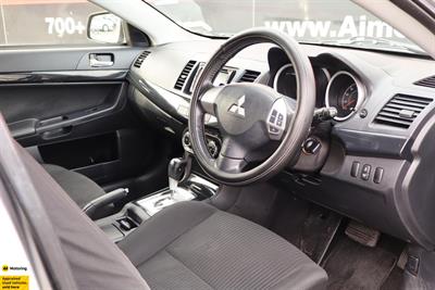 2013 Mitsubishi GALANT - Thumbnail