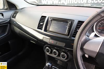2013 Mitsubishi GALANT - Thumbnail