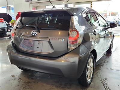 2012 Toyota Aqua - Thumbnail