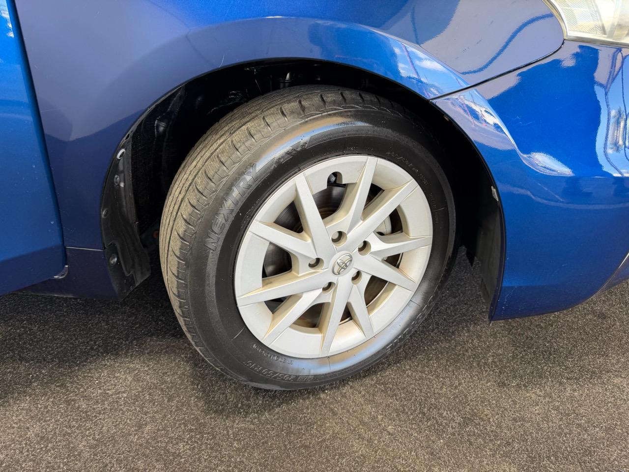 2013 Toyota Prius Alpha