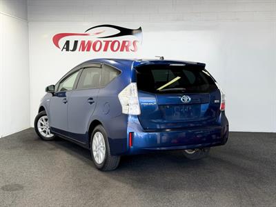 2013 Toyota Prius Alpha - Thumbnail