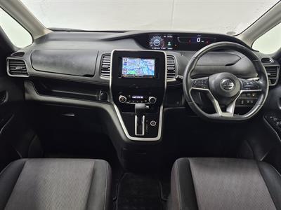 2016 Nissan Serena - Thumbnail