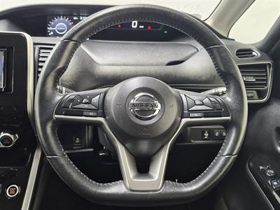 2016 Nissan Serena - Thumbnail