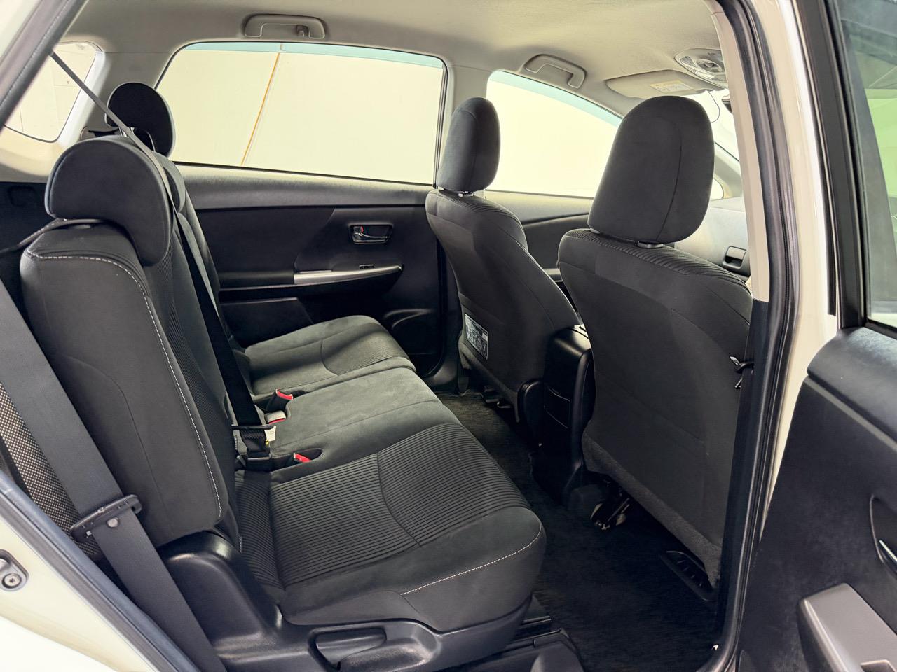 2020 Toyota Prius Alpha