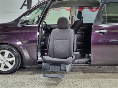 2015 Toyota Spade - Thumbnail