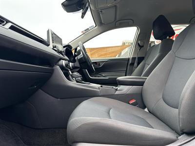 2021 Toyota RAV4 - Thumbnail