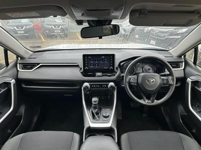 2021 Toyota RAV4 - Thumbnail
