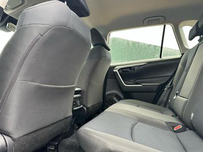 2021 Toyota RAV4 - Thumbnail