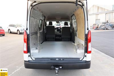 2020 Toyota Hiace - Thumbnail