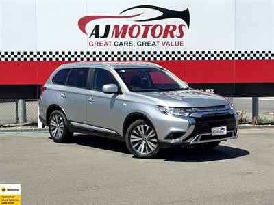 2022 Mitsubishi Outlander - Thumbnail
