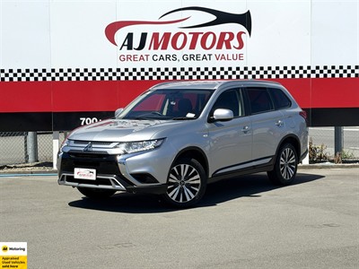 2022 Mitsubishi Outlander - Thumbnail