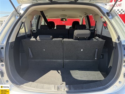 2022 Mitsubishi Outlander - Thumbnail