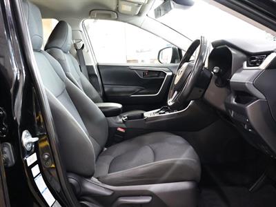 2021 Toyota RAV4 - Thumbnail