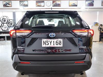 2021 Toyota RAV4 - Thumbnail