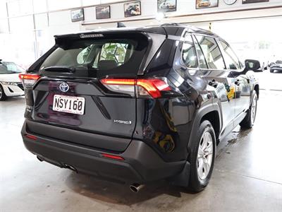 2021 Toyota RAV4 - Thumbnail