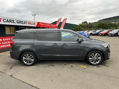 2016 Kia Carnival - Thumbnail