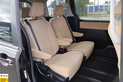 2014 Toyota Noah - Thumbnail