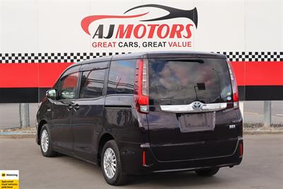 2014 Toyota Noah - Thumbnail