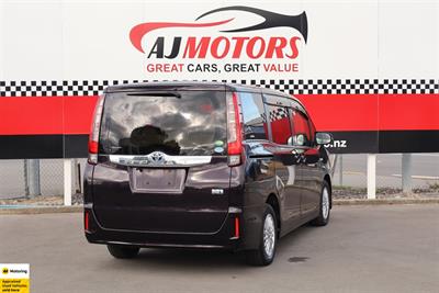 2014 Toyota Noah - Thumbnail
