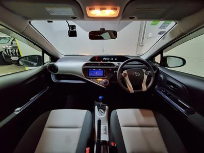2015 Toyota Aqua - Thumbnail